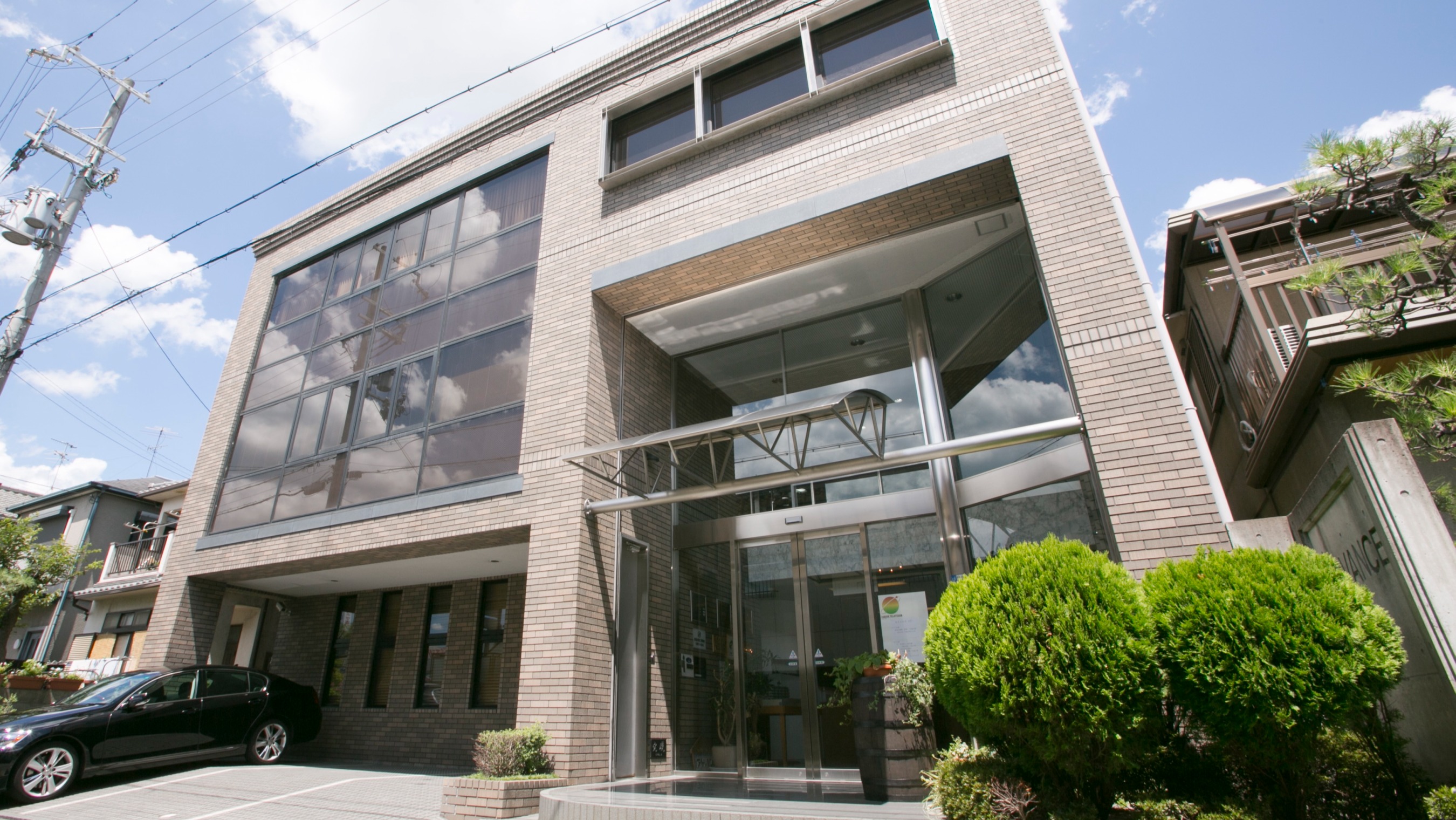 株式会社アドバンス|インタビュー記事「【株式会社アドバンス】「タイルとともに60年、宝塚から。三代目社長が語る「現場」の未来と挑戦」」のメイン写真