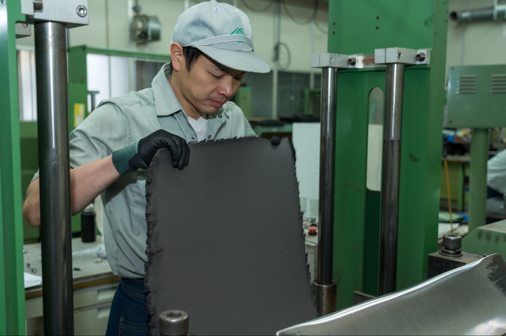 ㈱大和製砥所｜【㈱大和製砥所】「砥石の可能性を追い続ける ― 昭和13年創業、6代目社長が語る「挑戦し続ける会社」」
