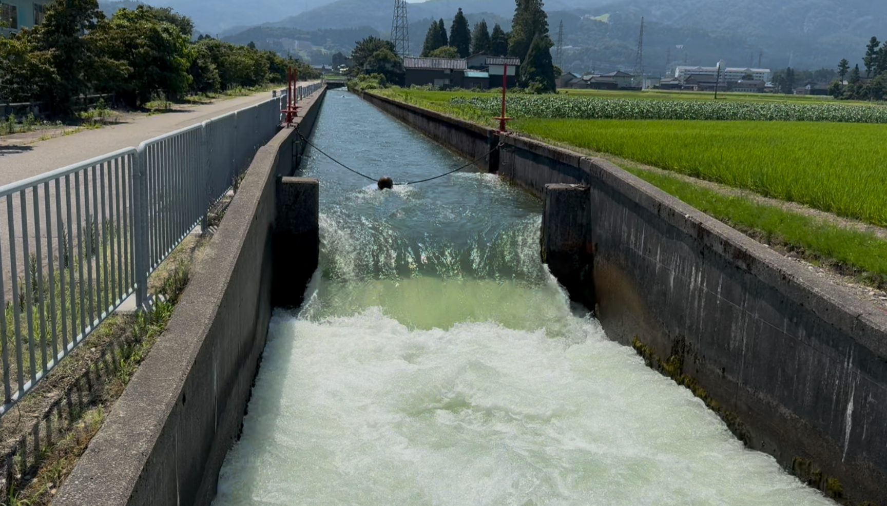 富山の用水路の写真（適地）